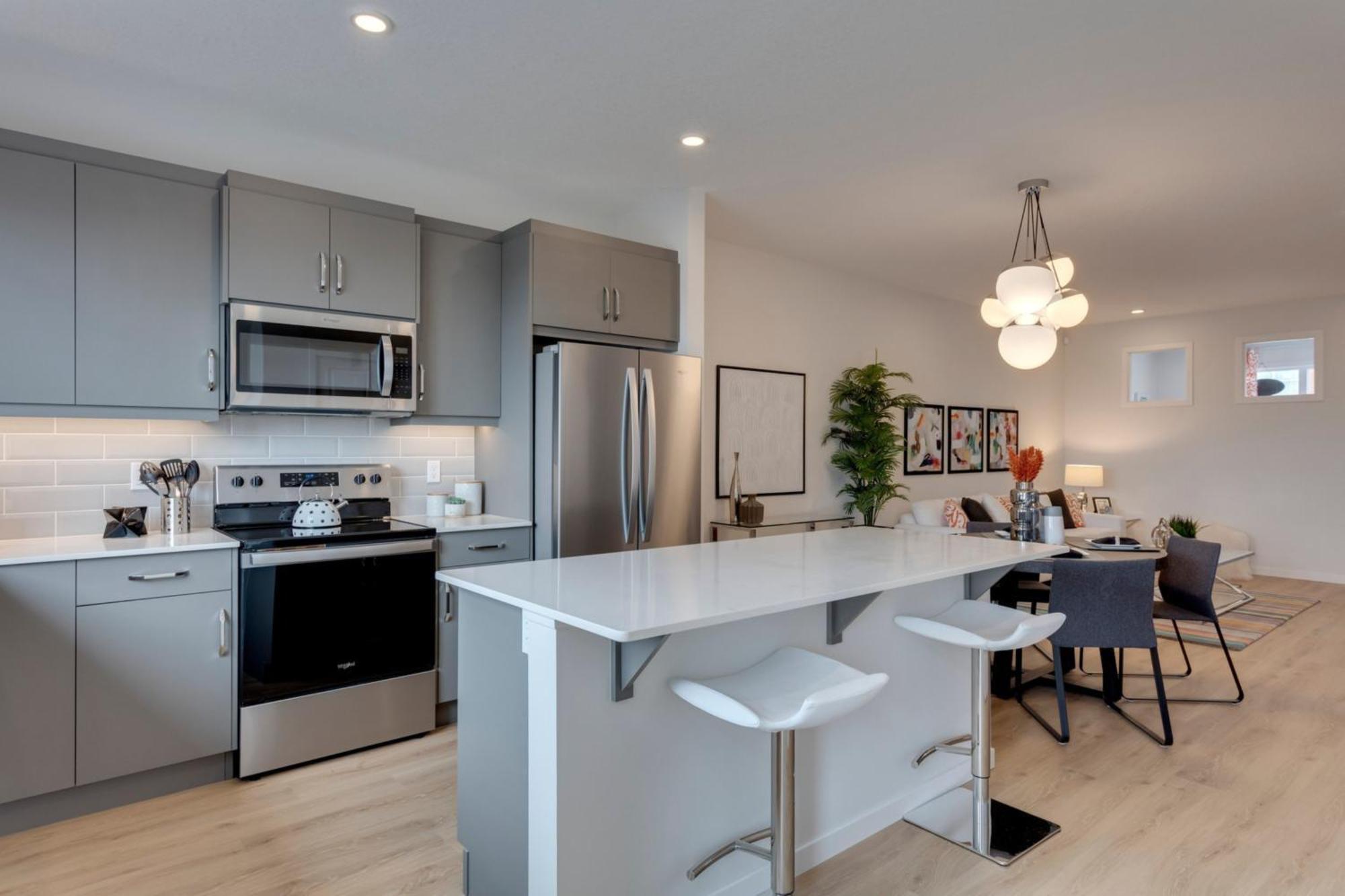 Spacious Modern Home With King Bed & Office Calgary Exterior photo