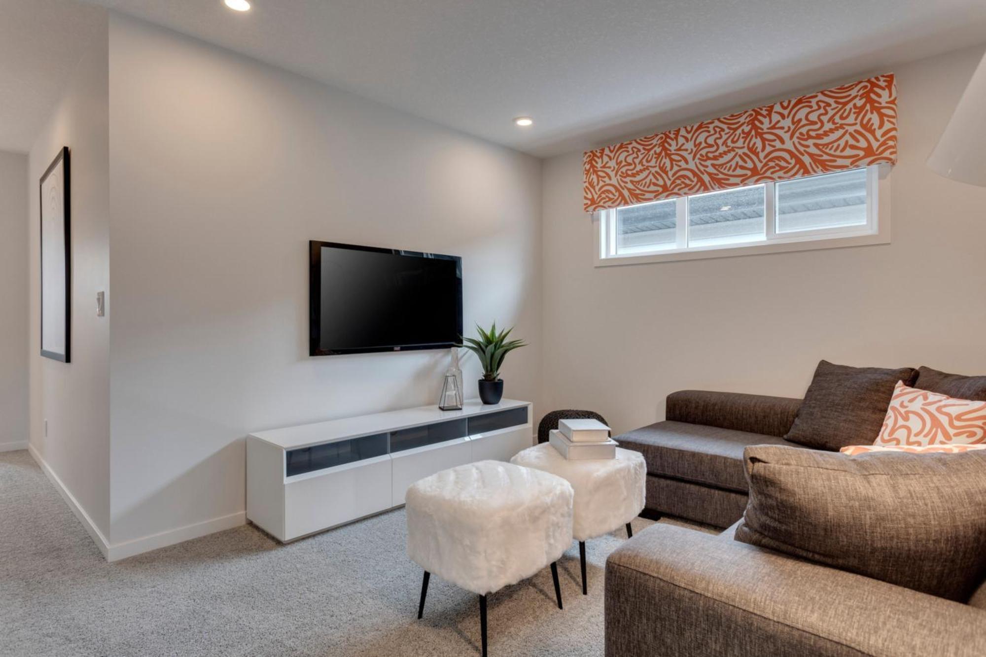 Spacious Modern Home With King Bed & Office Calgary Exterior photo